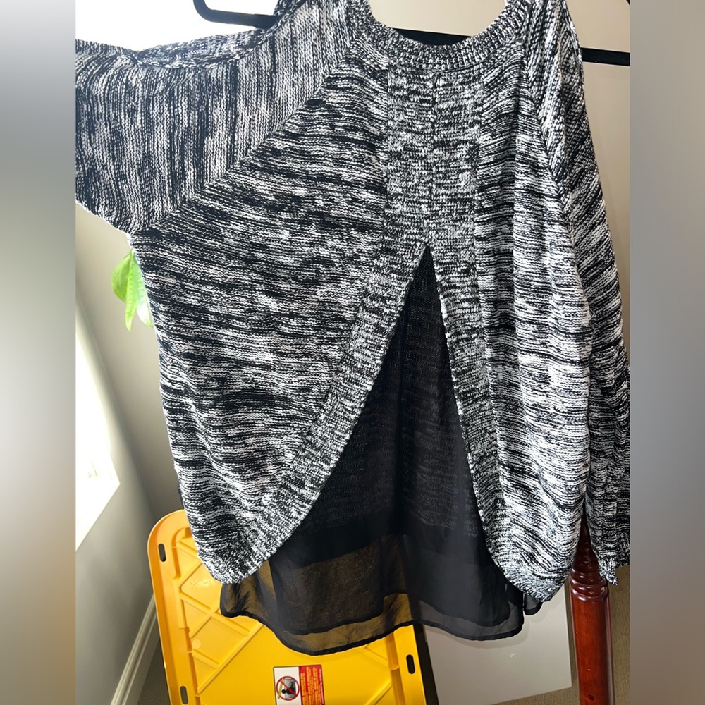 Torrid size 2 2fer col shoulder sweater